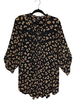 Torrid Floral Print Black Lace Detail Tunic Blouse Size 5 (5X) Rayon Blend
